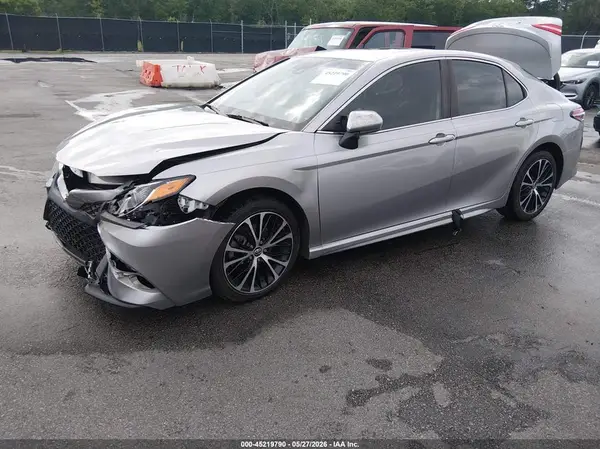 4T1B11HK8KU704519 2019 TOYOTA CAMRY - Image 2