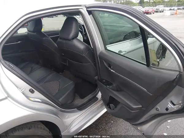 4T1B11HK8KU704519 2019 TOYOTA CAMRY - Image 8