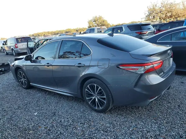 4T1B11HK8KU704780 2019 TOYOTA CAMRY - Image 2