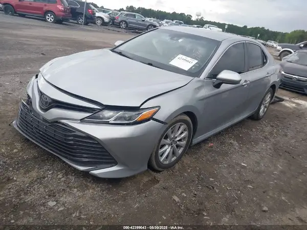 4T1B11HK8KU704844 2019 TOYOTA CAMRY - Image 2