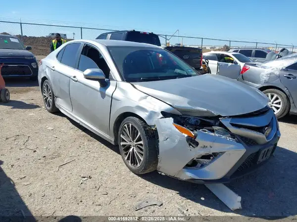 4T1B11HK8KU707419 2019 TOYOTA CAMRY - Image 1