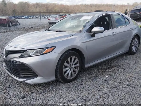 4T1B11HK8KU707727 2019 TOYOTA CAMRY - Image 2