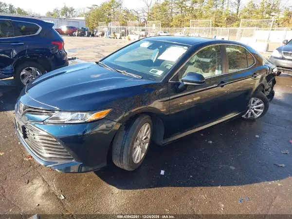 4T1B11HK8KU708683 2019 TOYOTA CAMRY - Image 2