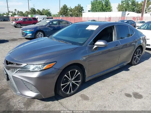 4T1B11HK8KU710496 2019 TOYOTA CAMRY - Image 2