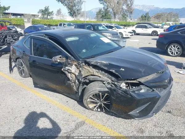 4T1B11HK8KU711499 2019 TOYOTA CAMRY - Image 1