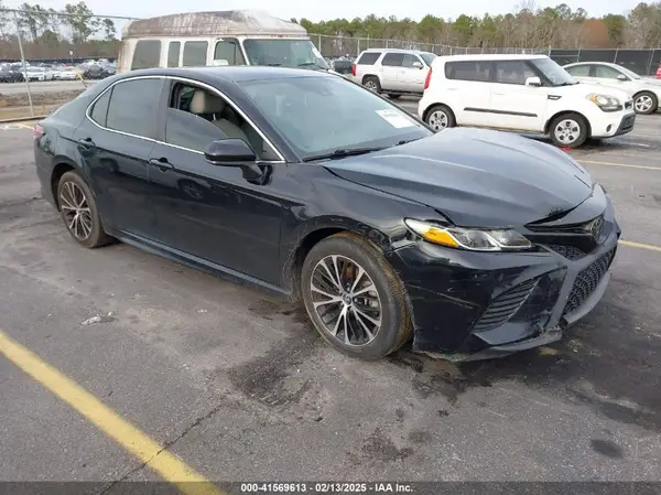 4T1B11HK8KU715603 2019 TOYOTA CAMRY - Image 1