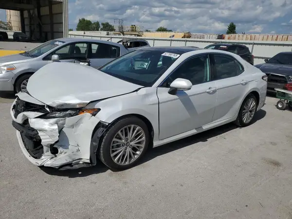 4T1B11HK8KU716122 2019 TOYOTA CAMRY - Image 1