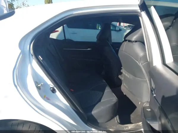 4T1B11HK8KU716444 2019 TOYOTA CAMRY - Image 8