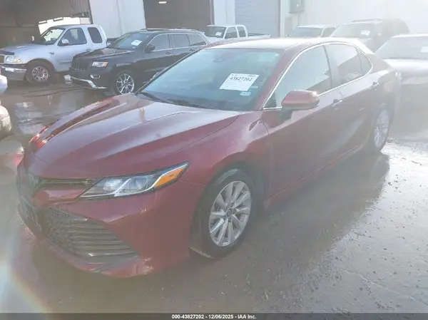 4T1B11HK8KU716718 2019 TOYOTA CAMRY - Image 2