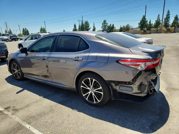 4T1B11HK8KU719196 2019 TOYOTA CAMRY - Image 2