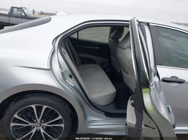 4T1B11HK8KU721742 2019 TOYOTA CAMRY - Image 8