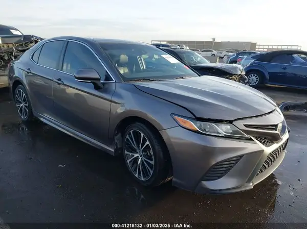 4T1B11HK8KU722650 2019 TOYOTA CAMRY - Image 1