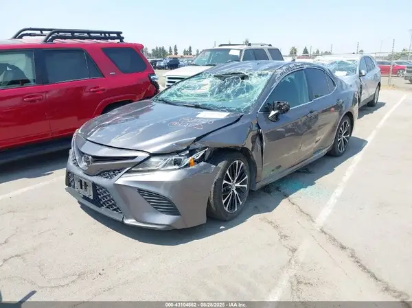 4T1B11HK8KU725127 2019 TOYOTA CAMRY - Image 2