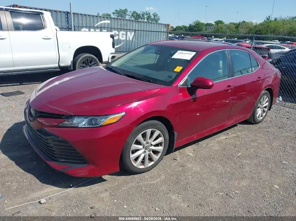 4T1B11HK8KU725550 2019 TOYOTA CAMRY - Image 2