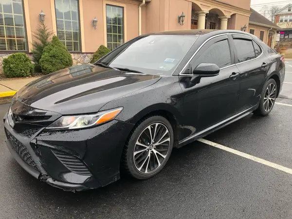 4T1B11HK8KU726195 2019 TOYOTA CAMRY - Image 1