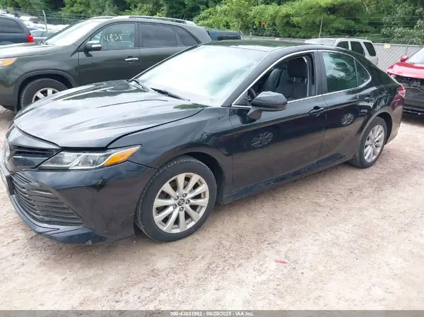 4T1B11HK8KU728612 2019 TOYOTA CAMRY - Image 2