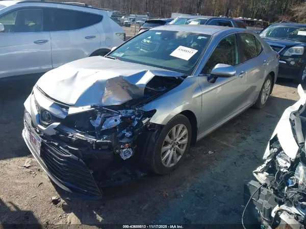 4T1B11HK8KU737424 2019 TOYOTA CAMRY - Image 2