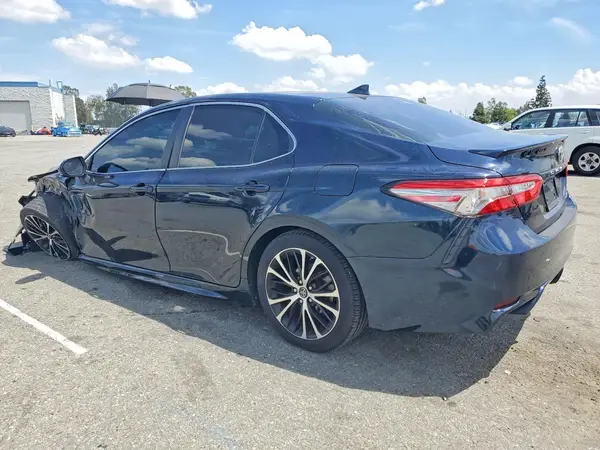 4T1B11HK8KU739058 2019 TOYOTA CAMRY - Image 2