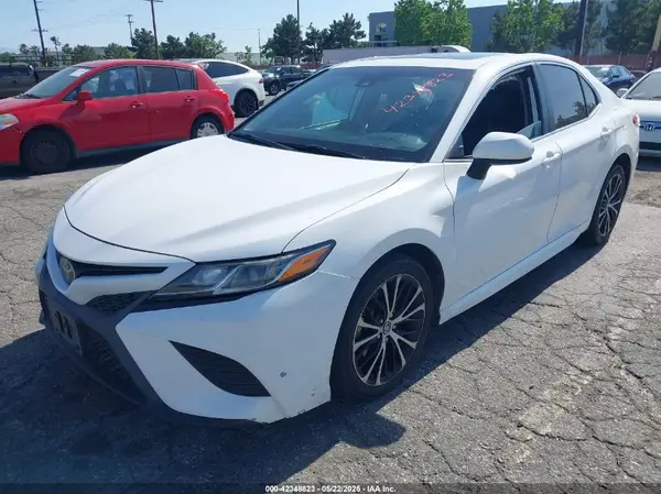 4T1B11HK8KU741053 2019 TOYOTA CAMRY - Image 2