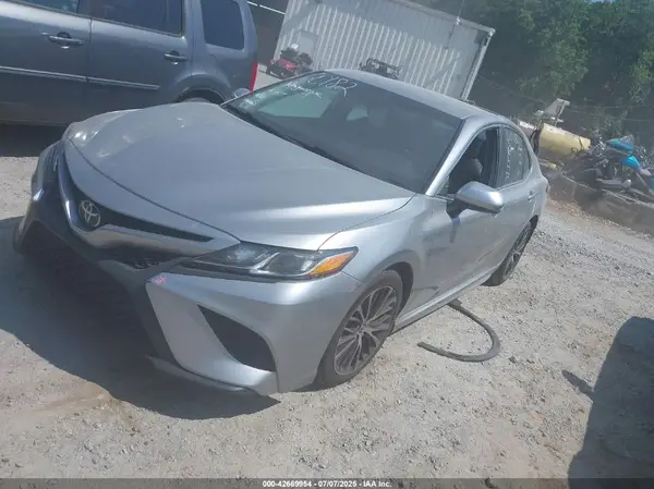 4T1B11HK8KU744728 2019 TOYOTA CAMRY - Image 2