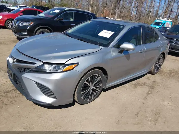 4T1B11HK8KU748200 2019 TOYOTA CAMRY - Image 2