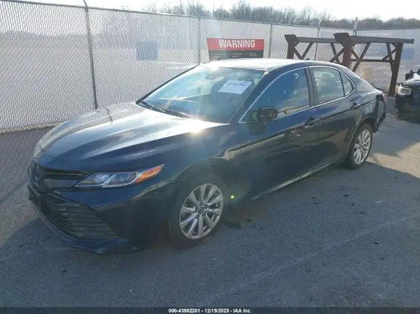 4T1B11HK8KU749055 2019 TOYOTA CAMRY - Image 2