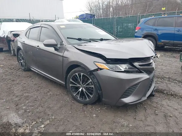 4T1B11HK8KU750982 2019 TOYOTA CAMRY - Image 1