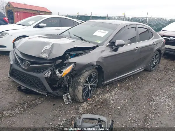 4T1B11HK8KU750982 2019 TOYOTA CAMRY - Image 2
