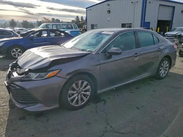 4T1B11HK8KU758211 2019 TOYOTA CAMRY - Image 1