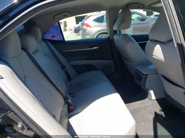 4T1B11HK8KU760136 2019 TOYOTA CAMRY - Image 8