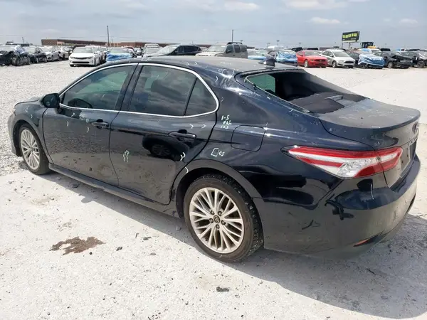 4T1B11HK8KU760153 2019 TOYOTA CAMRY - Image 2