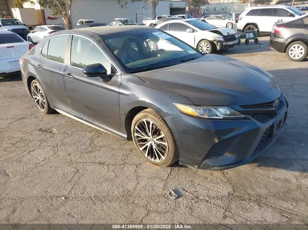 4T1B11HK8KU761335 2019 TOYOTA CAMRY - Image 1