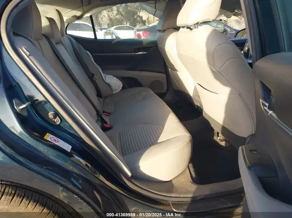 4T1B11HK8KU761335 2019 TOYOTA CAMRY - Image 8
