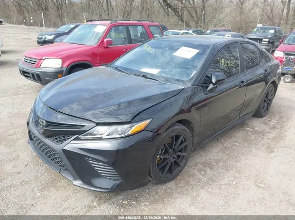 4T1B11HK8KU762324 2019 TOYOTA CAMRY - Image 2