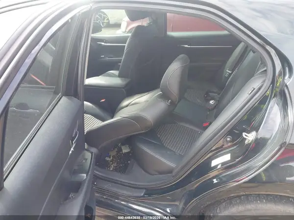 4T1B11HK8KU762324 2019 TOYOTA CAMRY - Image 8