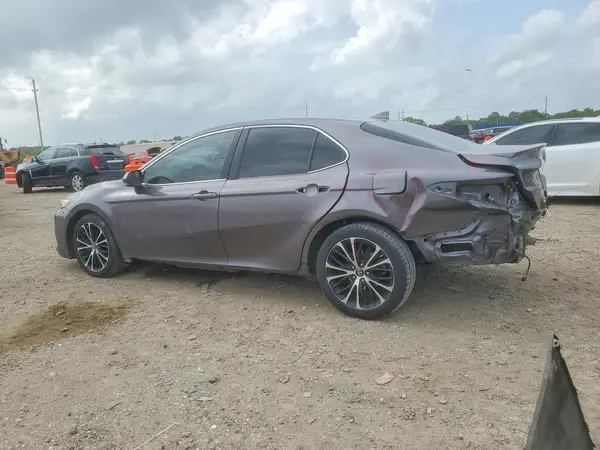 4T1B11HK8KU762520 2019 TOYOTA CAMRY - Image 2
