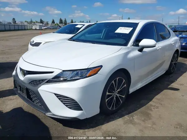 4T1B11HK8KU764171 2019 TOYOTA CAMRY - Image 2