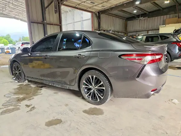 4T1B11HK8KU764624 2019 TOYOTA CAMRY - Image 2