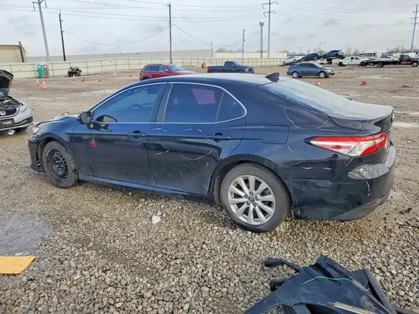 4T1B11HK8KU767698 2019 TOYOTA CAMRY - Image 2