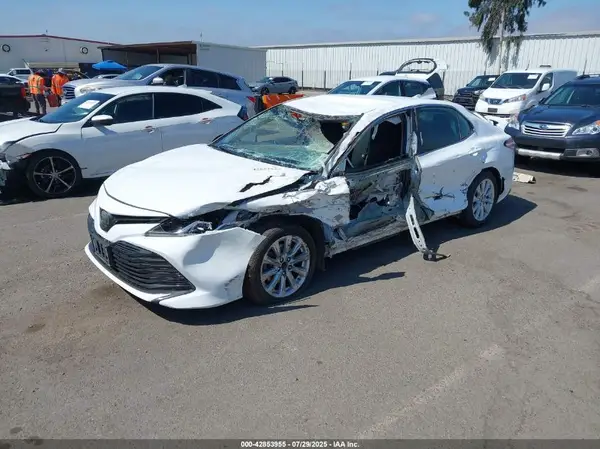 4T1B11HK8KU773730 2019 TOYOTA CAMRY - Image 2
