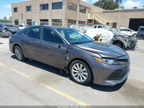 4T1B11HK8KU775963 2019 TOYOTA CAMRY - Image 1