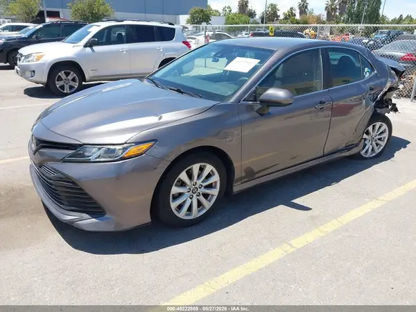 4T1B11HK8KU775963 2019 TOYOTA CAMRY - Image 2