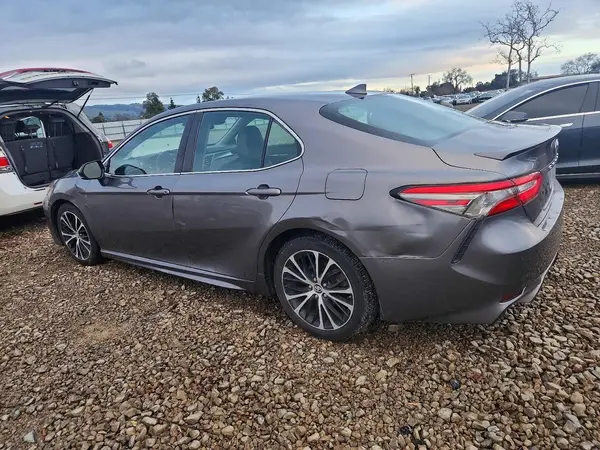 4T1B11HK8KU777731 2019 TOYOTA CAMRY - Image 2