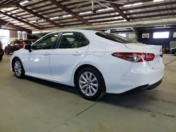 4T1B11HK8KU778085 2019 TOYOTA CAMRY - Image 2