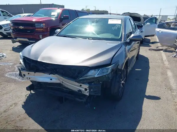 4T1B11HK8KU778135 2019 TOYOTA CAMRY - Image 2