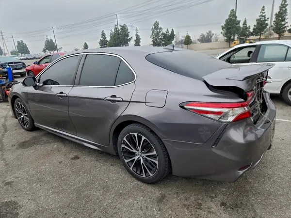 4T1B11HK8KU779740 2019 TOYOTA CAMRY - Image 2
