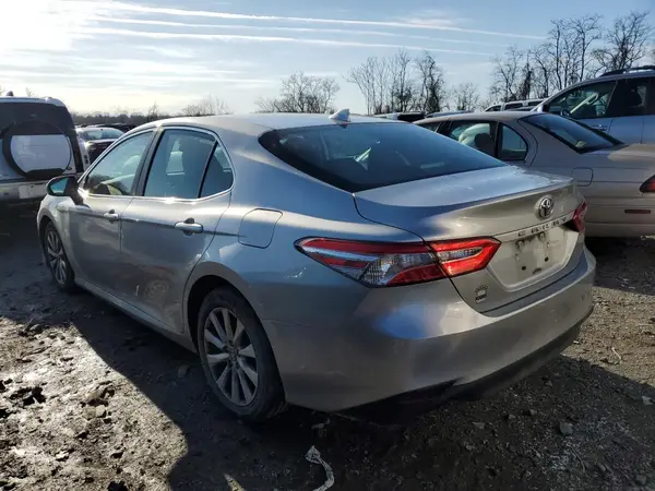4T1B11HK8KU781505 2019 TOYOTA CAMRY - Image 2