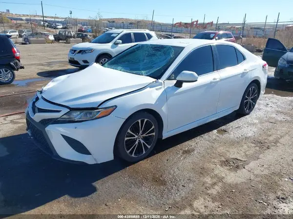 4T1B11HK8KU781908 2019 TOYOTA CAMRY - Image 2