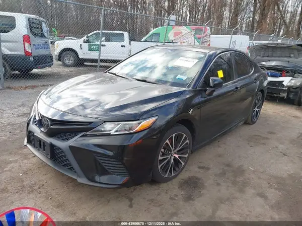 4T1B11HK8KU781939 2019 TOYOTA CAMRY - Image 2