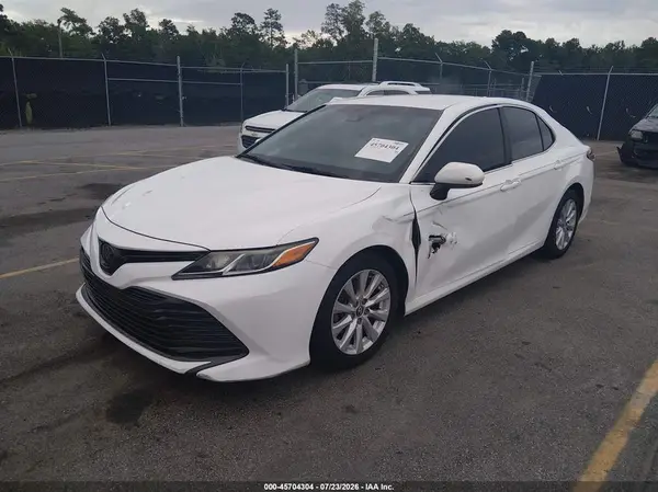 4T1B11HK8KU782198 2019 TOYOTA CAMRY - Image 2